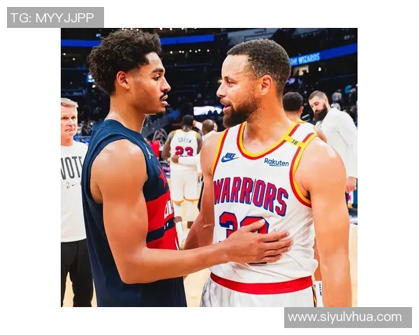 库里赛后与普尔和卢尼深情拥抱展现勇士团队精神永远的家人情谊