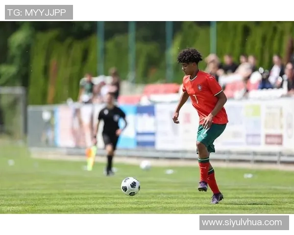 迷你罗替补登场上演U16国家队首秀父子同台的时刻即将到来